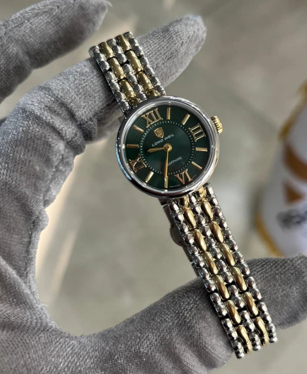 ساعت صفحه سبز